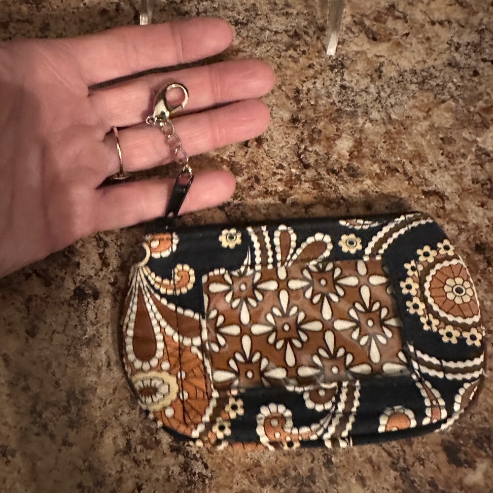 Vera Bradley RARE Zip Around Wallet Cosmetic Travel Bag Set Caffe Latte Quilted - Picture 8 of 9